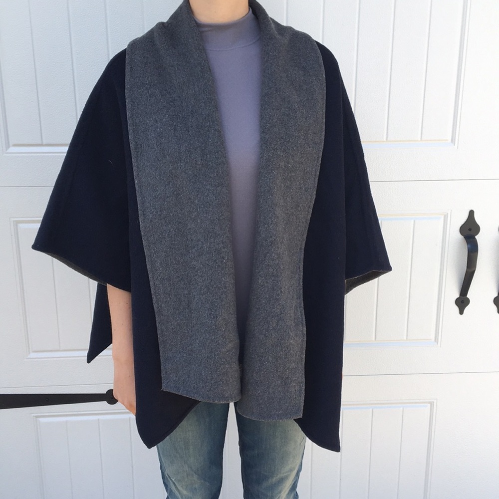 TAHARI Navy and Grey Pancho